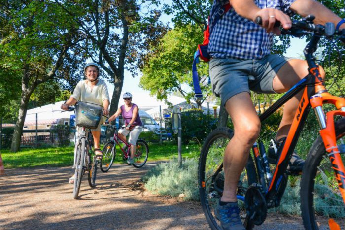 Das SeniorInnenbüro der Stadt Wien, die Verkehrspolizei, der Bezirk Leopoldstadt und die Mobilitätsagentur veranstalten ein kostenloses Radsicherheitstraining sowie einen Räder-Check für SeniorInnen. Foto: Christian Fürthner