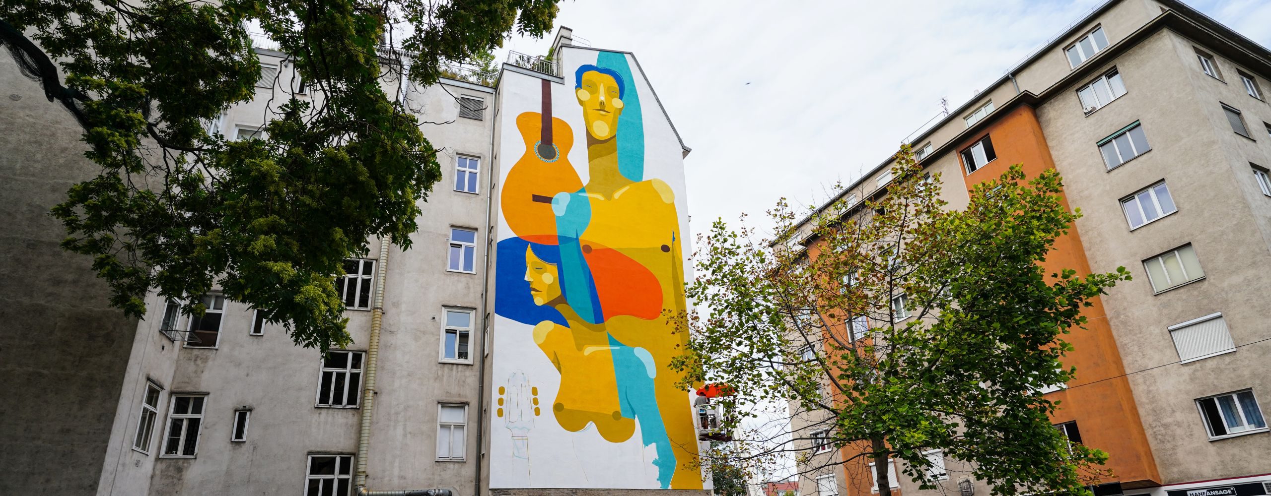 Im August 2018 wurde eine Feuermauer am Ludwig-Hirsch-Platz im 2. Bezirk von einem spanischen Streetart Künstler mit einem Kunstwerk bemalt. Foto: Hochmuth