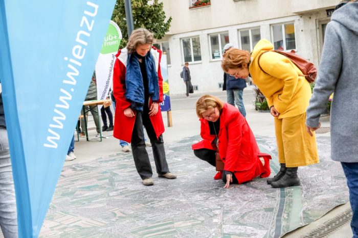 Petra Jens, Ilse Fitzbauer und Cornelia Ehmayer bei der LiDo Aktionswoche in Floridsdorf